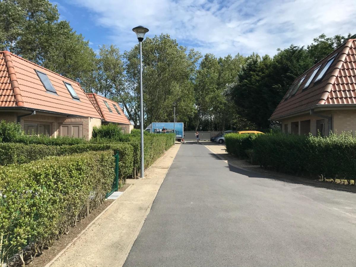 Vakantiehuisje De Panne Vlak Aan Plopsaland En De Zee Εξωτερικό φωτογραφία